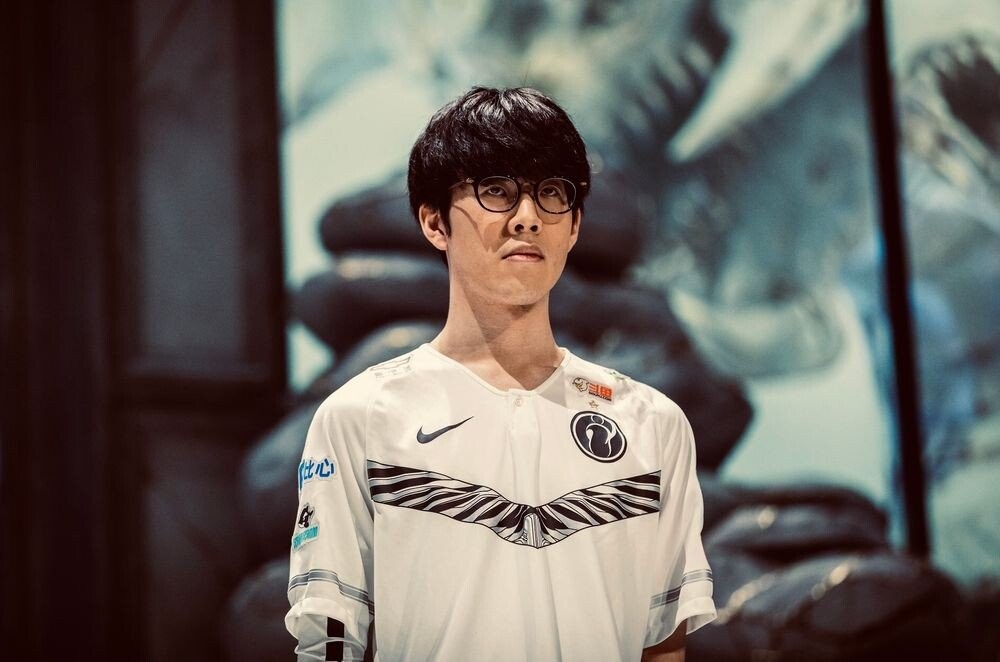 自己被边缘 自己被边缘