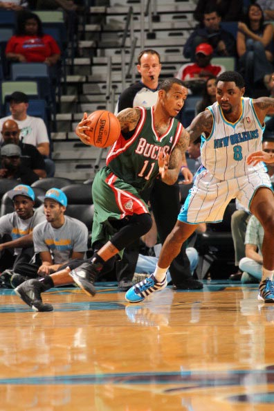 争四白热化 争四白热化